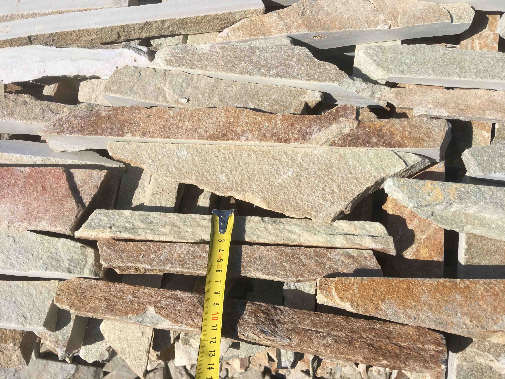 Горбушка златолит золотистый для облицовки купить в Московской области