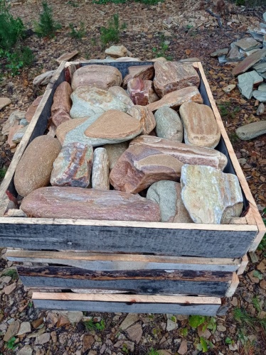 Златолит жёлтый, жёлто-зелёный глыбки и валуны для ланшафтного дизайна купить в Московской области