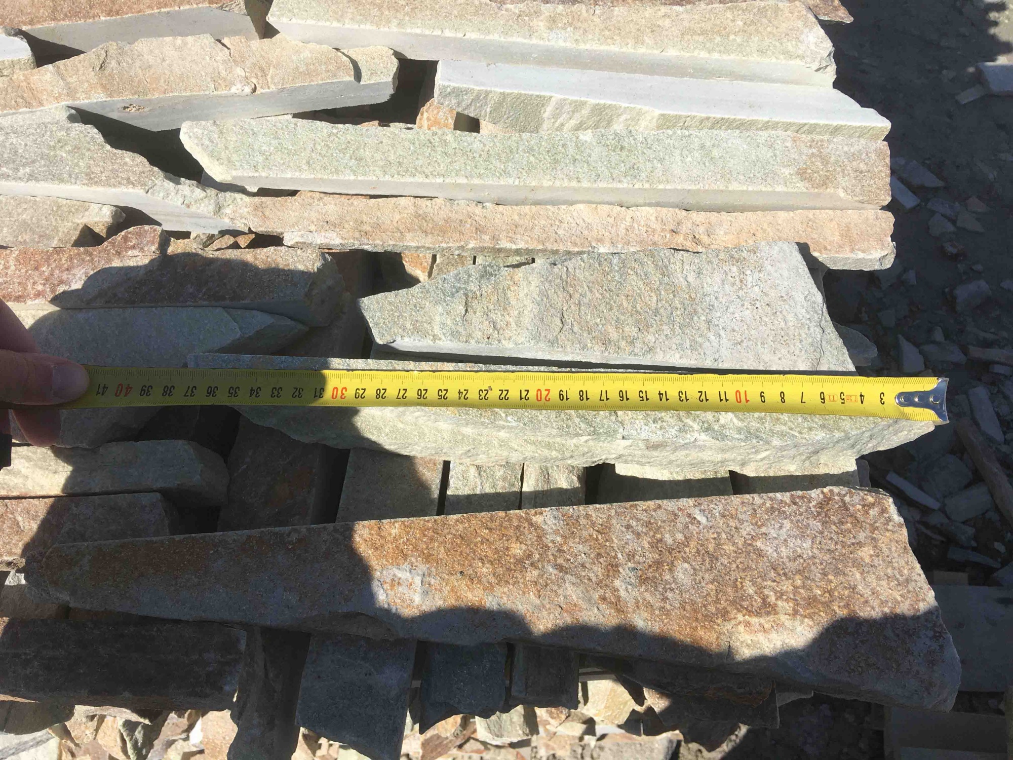 Горбушка златолит золотистый для облицовки купить в Московской области