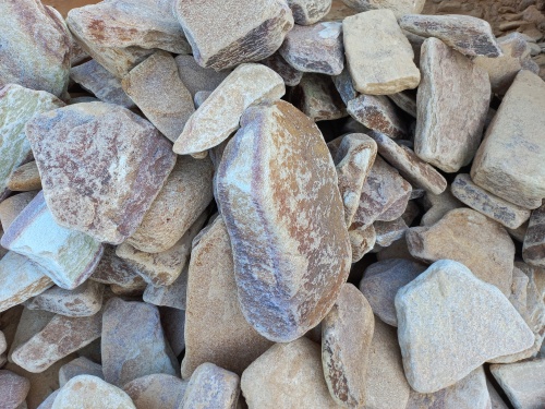 Златолит жёлтый, жёлто-зелёный глыбки и валуны для ланшафтного дизайна купить в Московской области