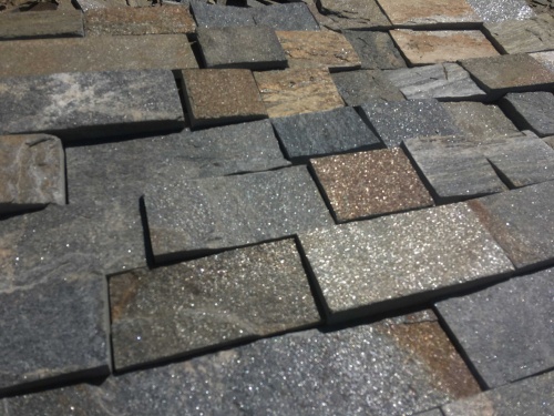 Плитка пилёная златолит Уральский для цоколя, отмостки купить в Московской области