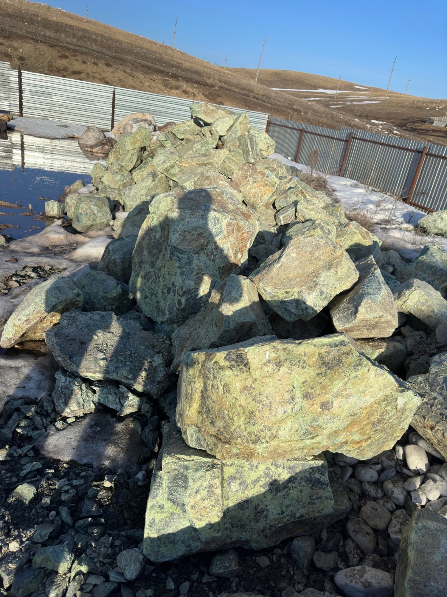 Камни для ландшафтного дизайна зелёные 10-60 килограмм купить в Московской области