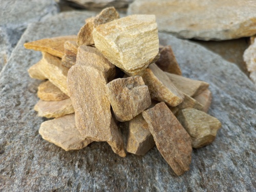 Златолит жёлтый декоративная каменная крошка купить в Московской области