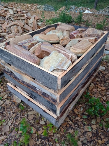 Златолит жёлтый, жёлто-зелёный глыбки и валуны для ланшафтного дизайна купить в Московской области