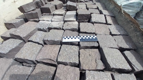 Лемезит колотая брусчатка 10 * 10 см. для парковки купить в Московской области
