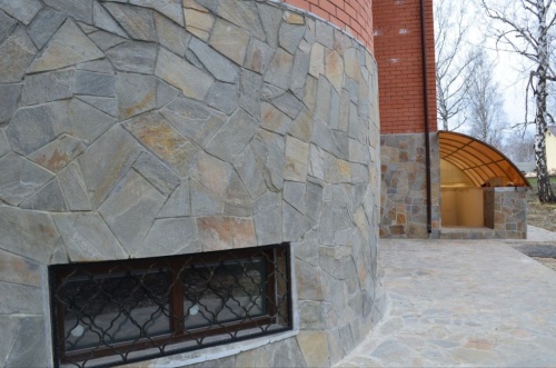 Плитняк златолит Уральский для цоколя, отмостки купить в Московской области